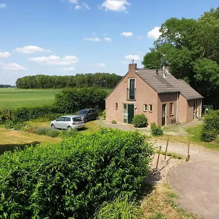 Lakeside Paradise Cozy With Hot Tub Villa Ewijk