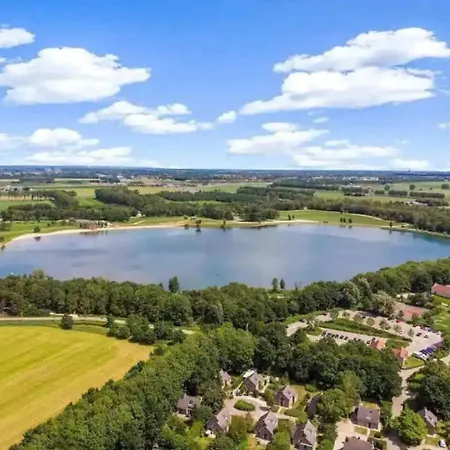 Villa Lakeside Paradise Cozy With Hot Tub Ewijk