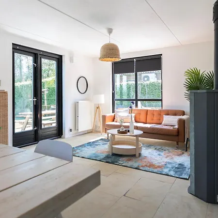 Villa Lakeside Paradise Cozy With Hot Tub *