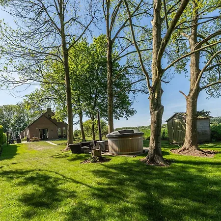 Lakeside Paradise Cozy With Hot Tub Villa *