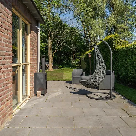 Lakeside Paradise Cozy With Hot Tub * Ewijk