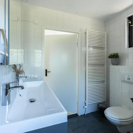 Lakeside Paradise Cozy With Hot Tub Ewijk
