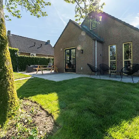 Lakeside Paradise Cozy With Hot Tub Villa *