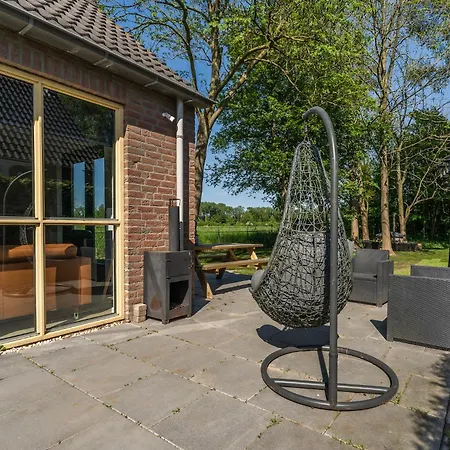 Lakeside Paradise Cozy With Hot Tub * Ewijk