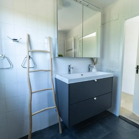 Family With Garden & Access * Ewijk