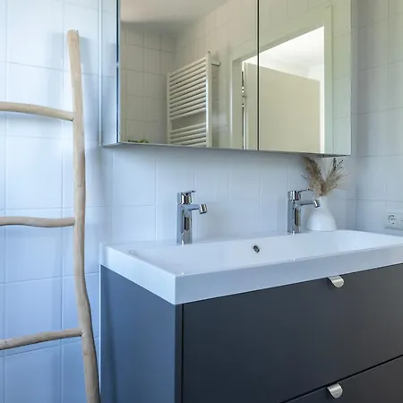 Family With Garden & Access Ewijk