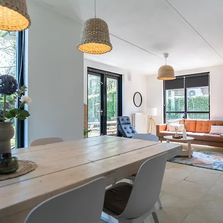 Family With Garden & Access Villa *