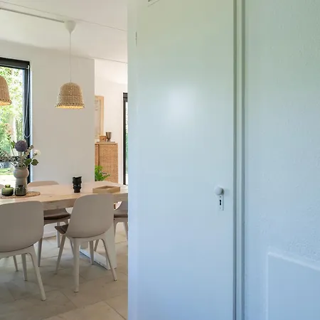 Family With Garden & Access