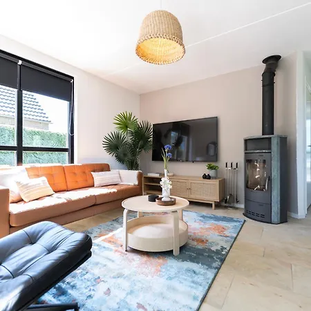 Family With Garden & Access * Ewijk