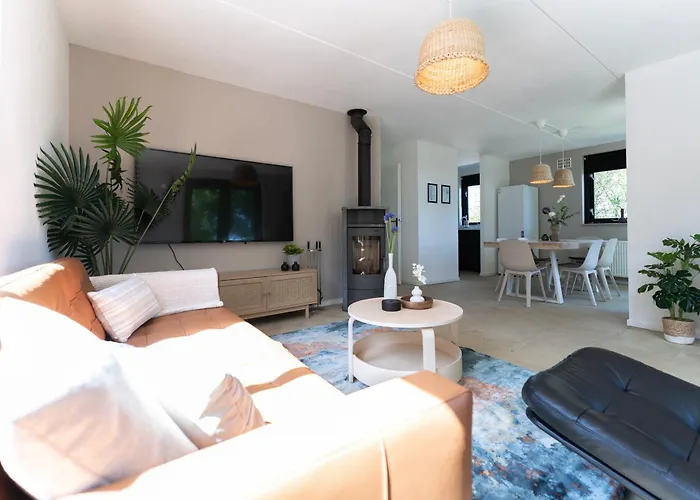 Family With Garden & Access Villa Ewijk