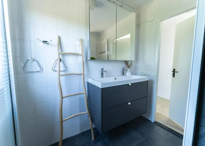 Family With Garden & Access * Ewijk