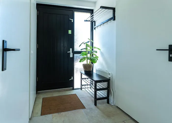 Family With Garden & Access *