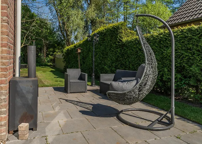 Family With Garden & Access