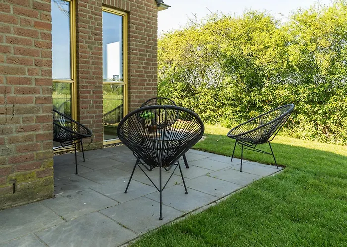 Family With Garden & Access Villa *