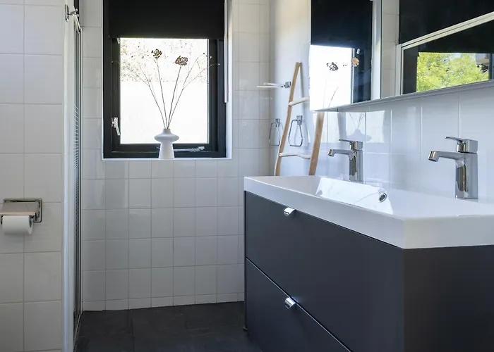 Villa Family With Garden & Access Ewijk