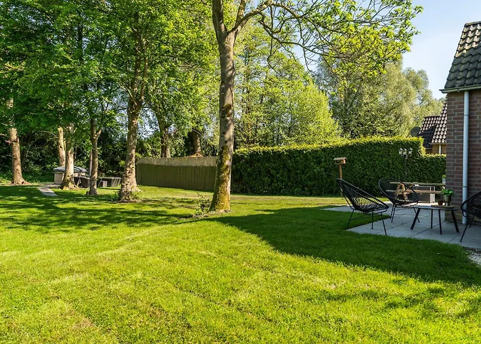 Family With Garden & Access Villa