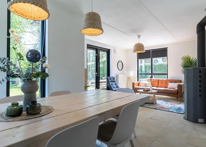 Family With Garden & Access Villa *