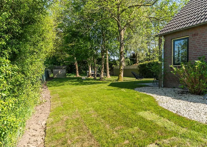 Family With Garden & Access