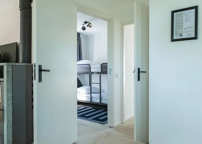 Family With Garden & Access