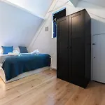 Family With Garden & Access Villa