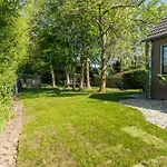 Family With Garden & Access