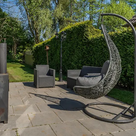 Family With Garden & Access