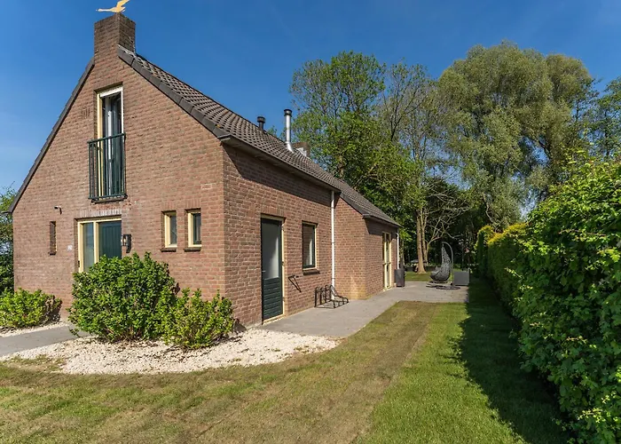 Willa Family With Garden & Access Ewijk