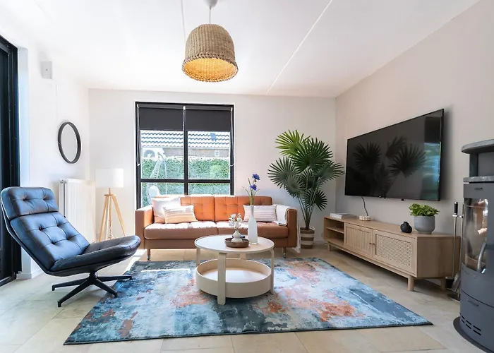 Family With Garden & Access *