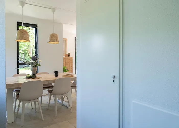 Family With Garden & Access